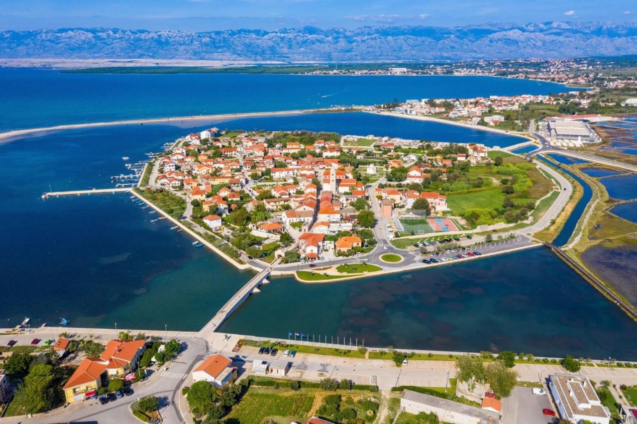 Apartments With A Parking Space Nin, Zadar - 10414 Exterior photo