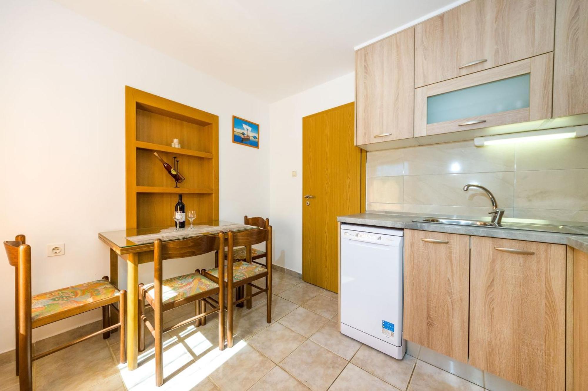 Apartments With A Parking Space Nin, Zadar - 10414 Room photo